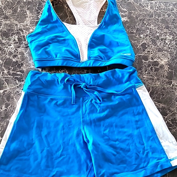 One Tooth fitness wear top and shorts size M - Picture 1 of 8